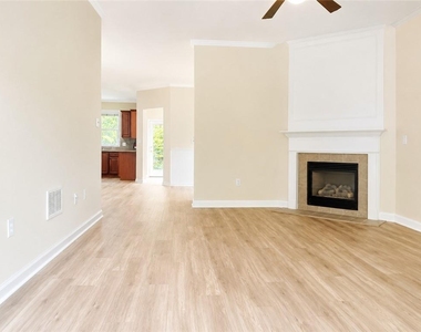 388 Saint Claire Drive - Photo Thumbnail 3