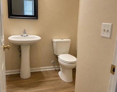 388 Saint Claire Drive - Photo Thumbnail 18