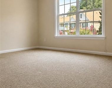 388 Saint Claire Drive - Photo Thumbnail 13