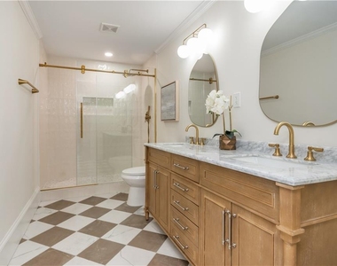 1129 Sanders Avenue Se - Photo Thumbnail 4