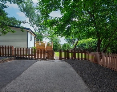 1129 Sanders Avenue Se - Photo Thumbnail 41