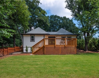 1129 Sanders Avenue Se - Photo Thumbnail 6