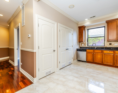 1367 E 64th Street - Photo Thumbnail 20