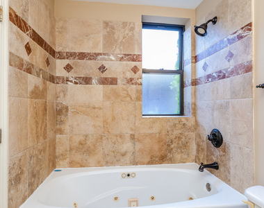 1367 E 64th Street - Photo Thumbnail 15
