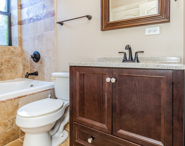 1367 E 64th Street - Photo Thumbnail 14