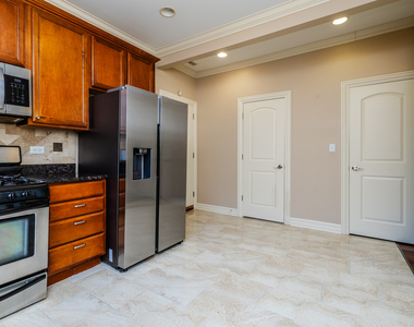 1367 E 64th Street - Photo Thumbnail 25