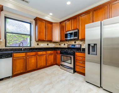 1367 E 64th Street - Photo Thumbnail 23