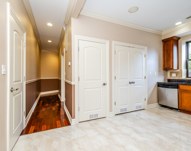 1367 E 64th Street - Photo Thumbnail 22