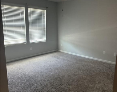 137 Village Green Drive Nw - Photo Thumbnail 8