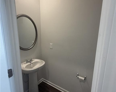 137 Village Green Drive Nw - Photo Thumbnail 6