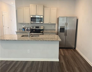 137 Village Green Drive Nw - Photo Thumbnail 5
