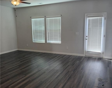 137 Village Green Drive Nw - Photo Thumbnail 2