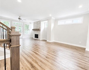 6596 Marlowe Glen Way - Photo Thumbnail 7
