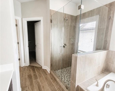 6596 Marlowe Glen Way - Photo Thumbnail 13