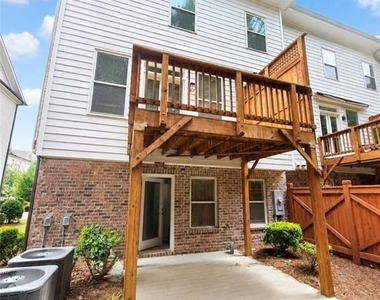 6596 Marlowe Glen Way - Photo Thumbnail 2