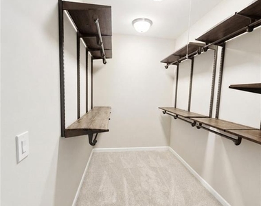 6596 Marlowe Glen Way - Photo Thumbnail 15