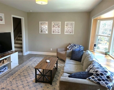 2457 Sunset Drive Ne - Photo Thumbnail 18