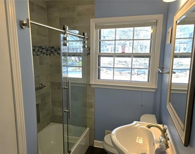 2457 Sunset Drive Ne - Photo Thumbnail 15