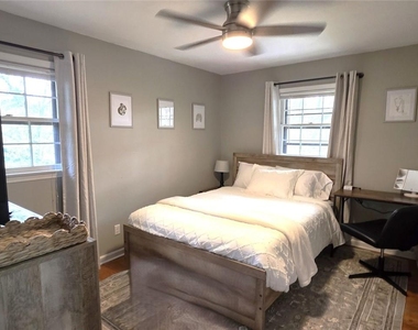 2457 Sunset Drive Ne - Photo Thumbnail 12