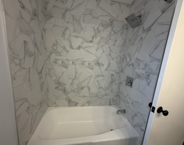 4414 N Nagle Avenue - Photo Thumbnail 7