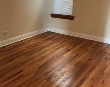 1326 N Maplewood Avenue - Photo Thumbnail 6