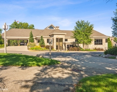 25 Shoreline Road - Photo Thumbnail 22