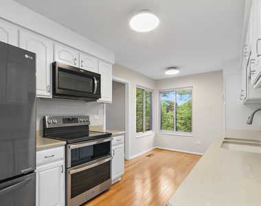 25 Shoreline Road - Photo Thumbnail 5