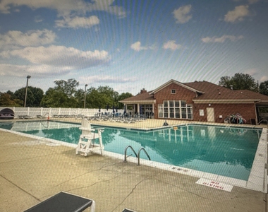 557 Kathleen Drive - Photo Thumbnail 12