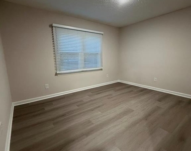 1988 Patterson Court - Photo Thumbnail 26