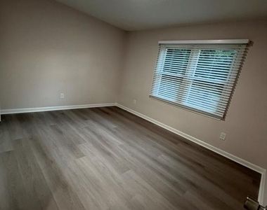 1988 Patterson Court - Photo Thumbnail 25