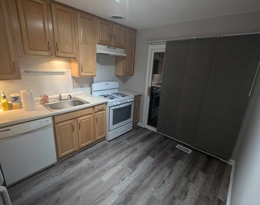 1108 Hampton Harbor - Photo Thumbnail 6