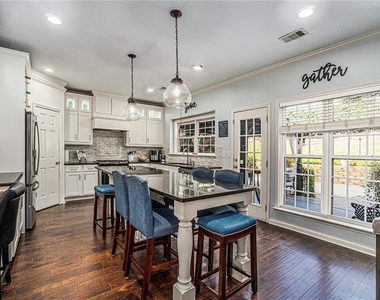 317 Andridge Court - Photo Thumbnail 4