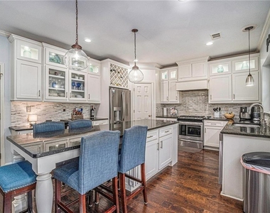 317 Andridge Court - Photo Thumbnail 5