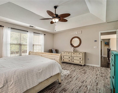 317 Andridge Court - Photo Thumbnail 10