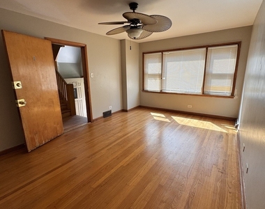 706 E 106th Street - Photo Thumbnail 2