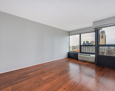 30 E Huron Street - Photo Thumbnail 10