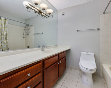 30 E Huron Street - Photo Thumbnail 11