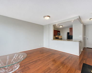 30 E Huron Street - Photo Thumbnail 9