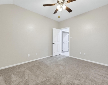 4619 Schiller Park Lane - Photo Thumbnail 17