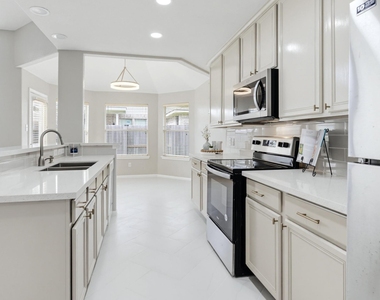 4619 Schiller Park Lane - Photo Thumbnail 4