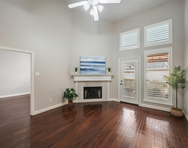 2351 Summit Way - Photo Thumbnail 7