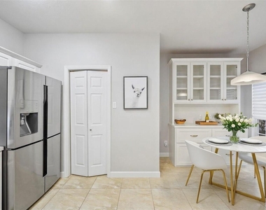 2351 Summit Way - Photo Thumbnail 8