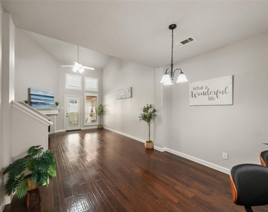 2351 Summit Way - Photo Thumbnail 5