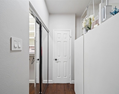 2351 Summit Way - Photo Thumbnail 16