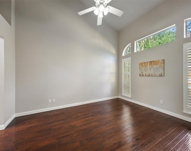 2351 Summit Way - Photo Thumbnail 12