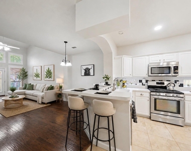 2351 Summit Way - Photo Thumbnail 2