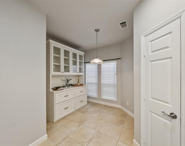 2351 Summit Way - Photo Thumbnail 9