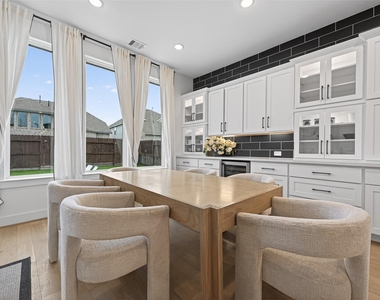 9011 Delta Place Court - Photo Thumbnail 12