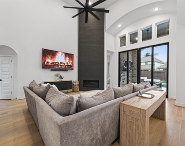 9011 Delta Place Court - Photo Thumbnail 9