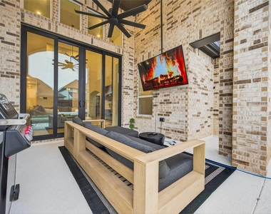 9011 Delta Place Court - Photo Thumbnail 29
